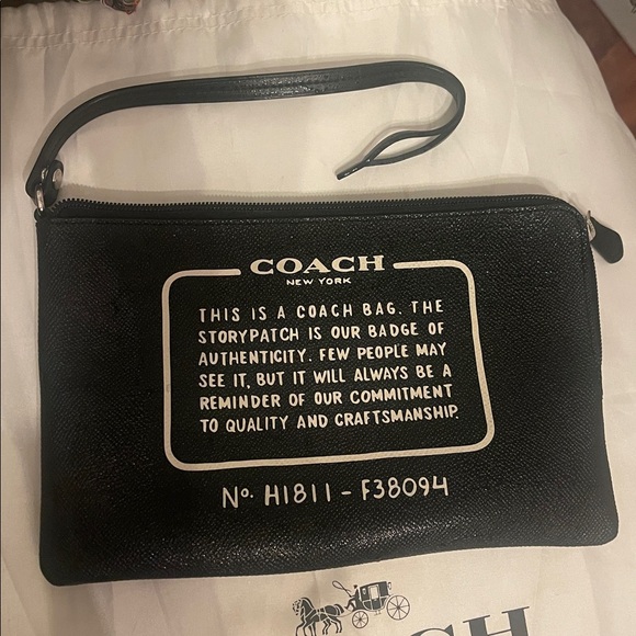 Coach Case - Picture 2 of 6